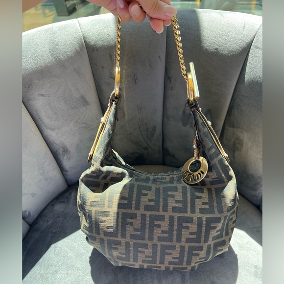 Fendi chain hobo and bracelet bag - Picture 3 of 17